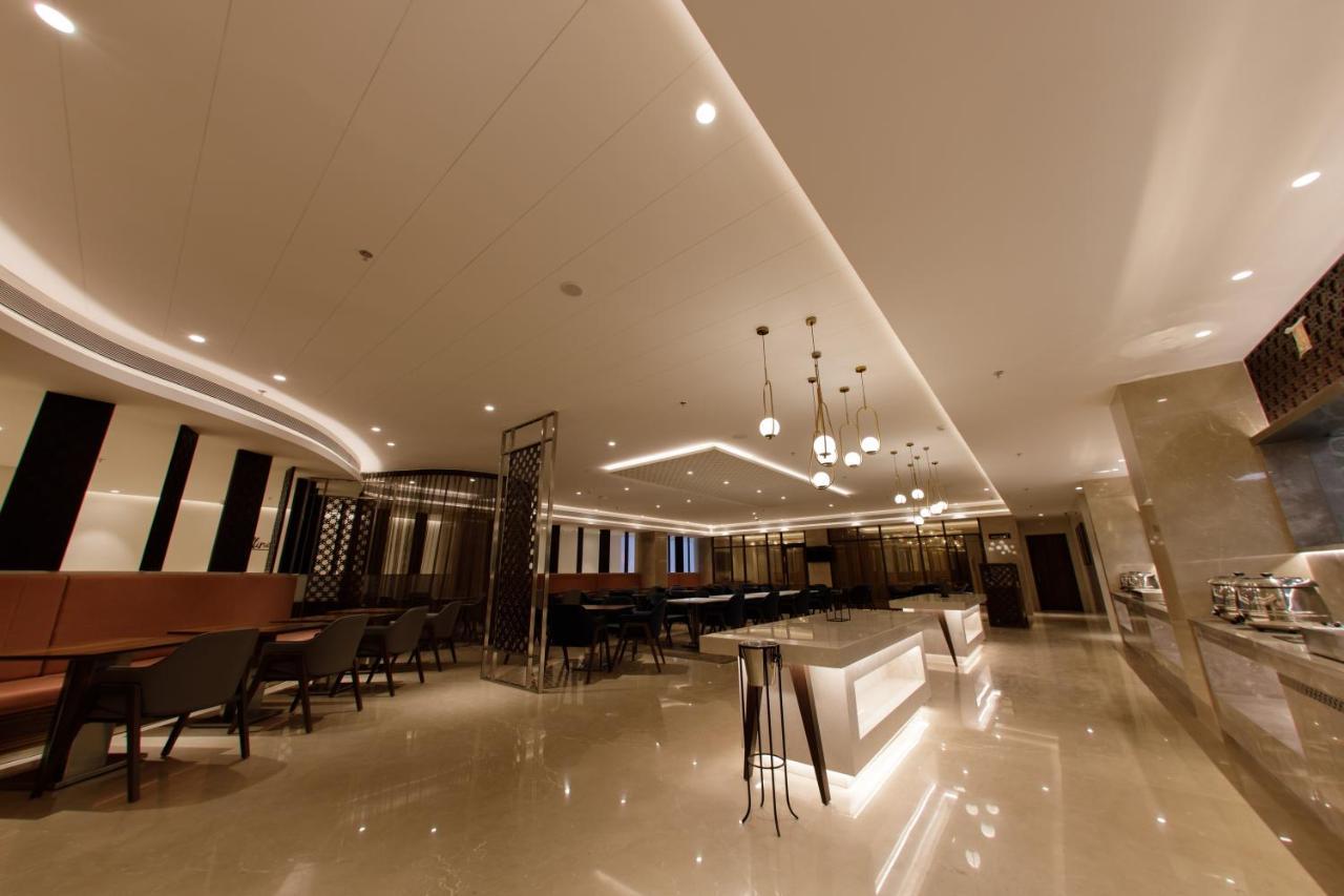 Hotel Sayaji Jāmnagar Exterior foto