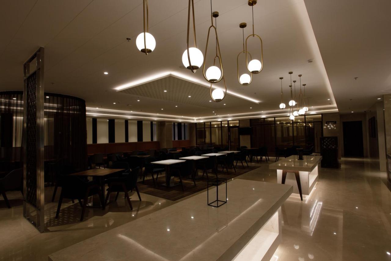 Hotel Sayaji Jāmnagar Exterior foto